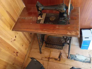Máquina de coser Singer Antigua