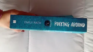 Pucking Around. El amor no es cosa de dos