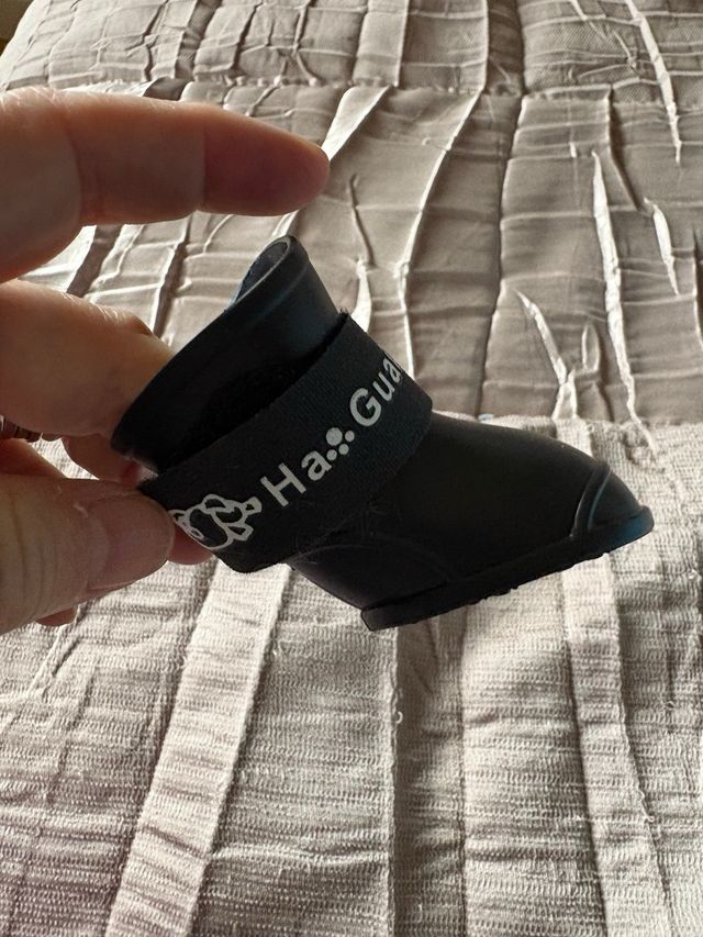 4 paia di stivali per cani neri