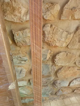 Puerta interior de madera con cristal