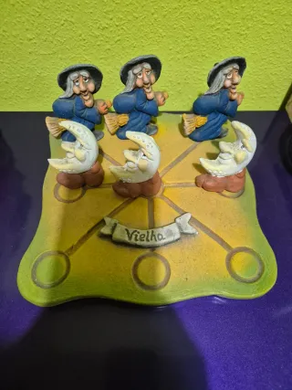 Juego Tres en Raya Brujas y Lunas