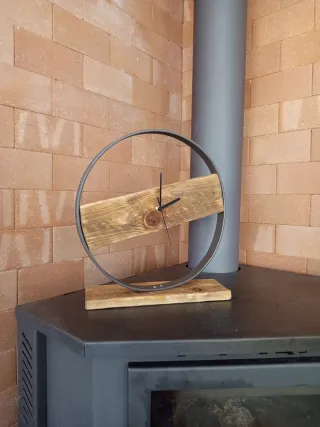 Reloj de pared rústico madera y metal