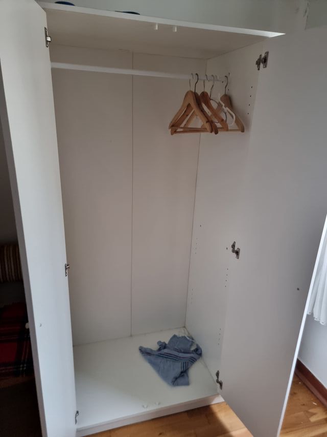 Armario blanco IKEA 3 puertas