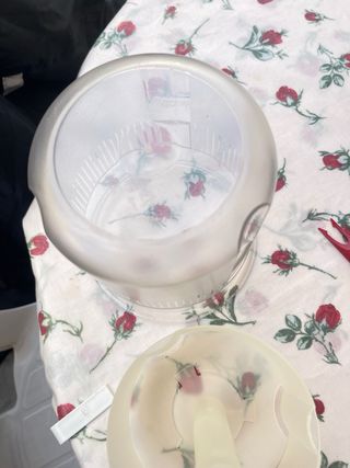 Contenitore trasparente con coperchio blu