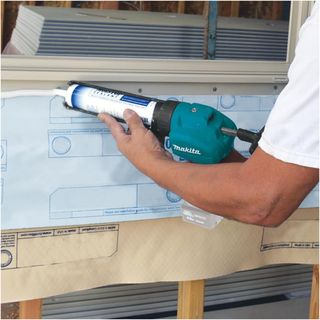 Pistola de calafateo inalámbrica Makita CG100DZA