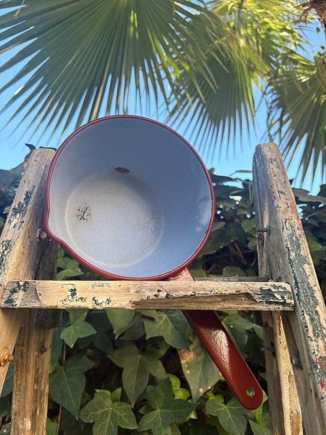 Vecchia pentola smaltata