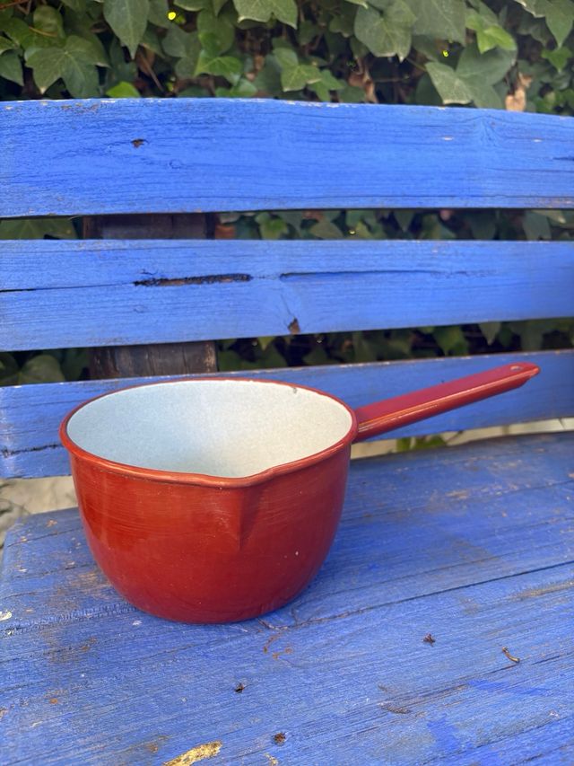 Vecchia pentola smaltata