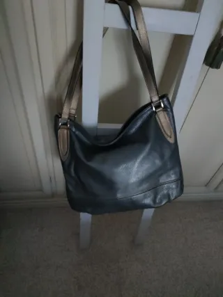 Borsa capiente in pelle donna bicolore grigio oro.