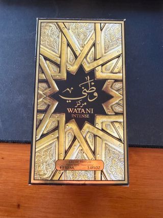 Perfume Watani Intense Dorado y Rojo
