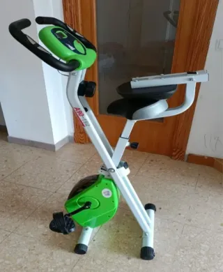 Bicicleta Estática Verde y Blanca, nueva
