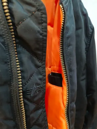 Cazadora Alpha Industries Negra