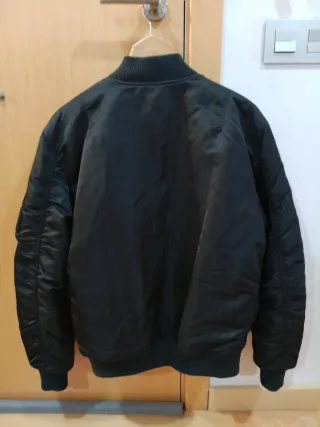 Cazadora Alpha Industries Negra