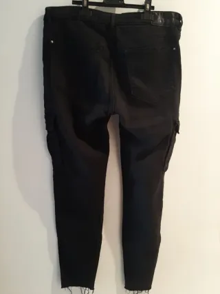 Pantalón tejano negro cargo