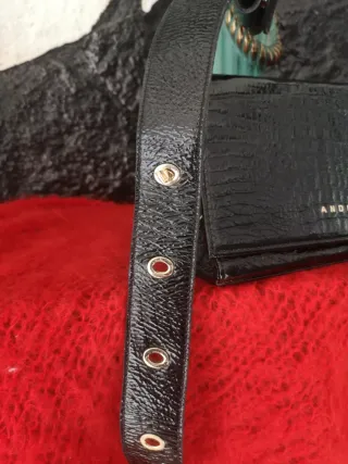 Bolso Bandolera Italiano  Piel Charol ANDINE Negro