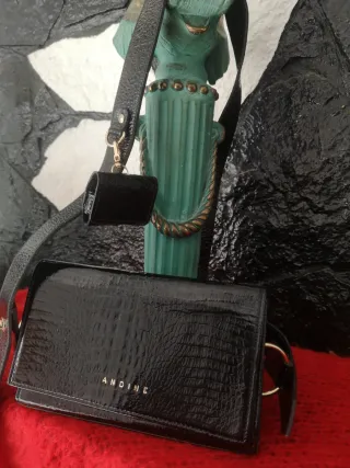 Bolso Bandolera Italiano  Piel Charol ANDINE Negro