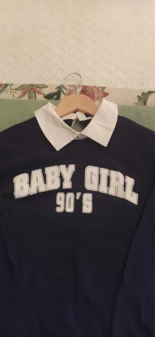 Sudadera Baby Girl 90's con cuello blanco