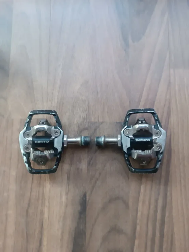 Pedali Shimano XT per bicicletta