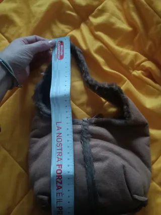 Borsa scamosciata con pelo