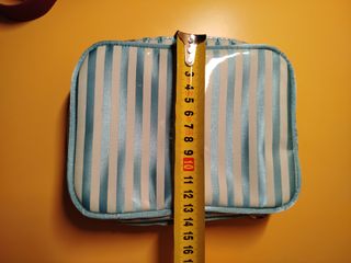 Beauty case Carpisa a righe azzurre