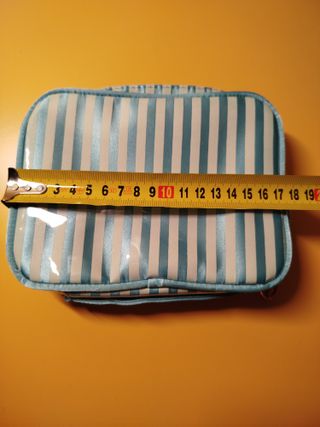 Beauty case Carpisa a righe azzurre