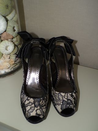 Tacones Marian Encaje Beige y Negro