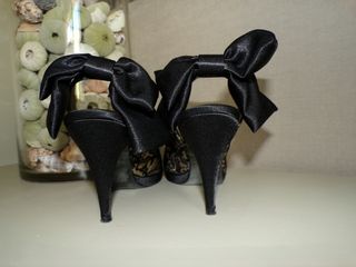 Tacones Marian Encaje Beige y Negro