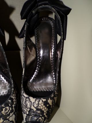 Tacones Marian Encaje Beige y Negro