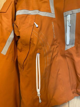 Chaqueta Quechua Naranja y Gris