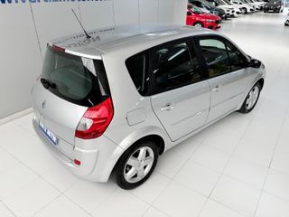 Renault Scénic Dynamique 1.6 16V EU4