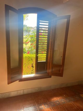 Puertas y ventanas de madera