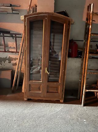 Puertas y ventanas de madera
