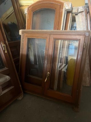 Puertas y ventanas de madera