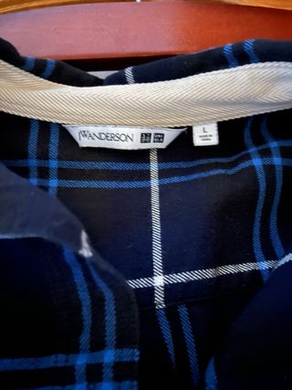 Camisa larga Uniqlo cuadros azul negro y blanco