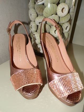 Tacones Pedro Miralles Piel y Pedrería Dorados