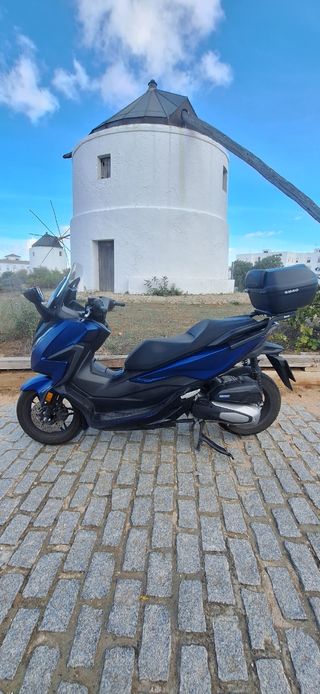 HONDA FORZA 125 impoluta.(2022)