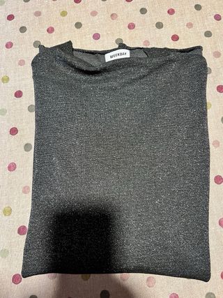 Jersey plateado cuello alto