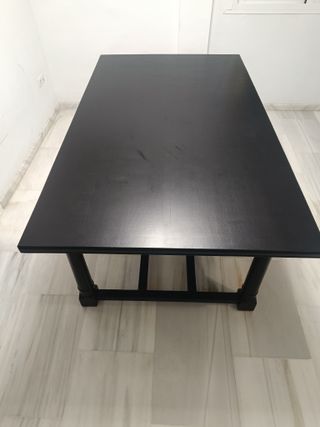 Mesa de comedor restaurada negra
