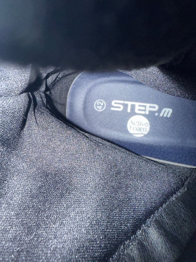 Stivaletti neri in pelle con zip