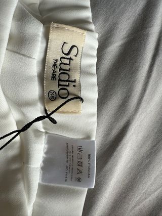 Pantalón The Are blanco nuevo con etiqueta.