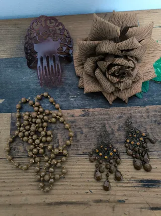Conjunto Flamenco: Collar,Pendientes, Flor,peineta