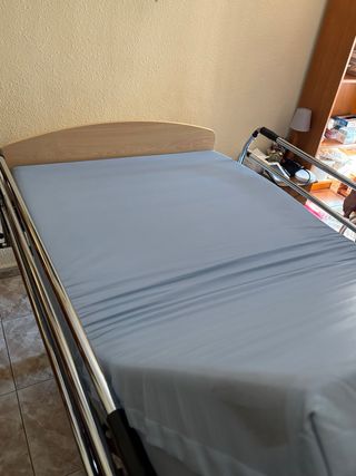Cama Articulada Eléctrica 1.50m con Mando