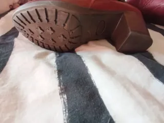 Botines Giossepo Piel Rojo Tacon Hebilla