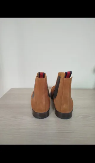 Botines de ante marrón Carolina Herrera