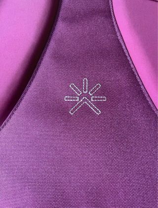 Mochila Tropicfeel modelo Shell con 2 accesorios