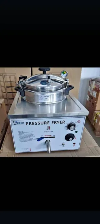 Freidora a Presión eléctrica 18lts.