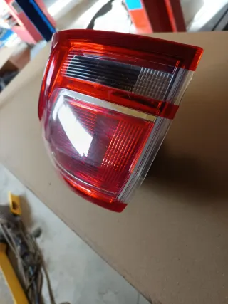 Piloto trasero derecho Ford B-Max