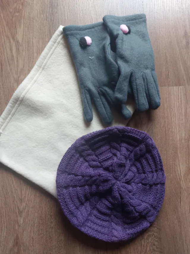 Lote invierno: gorro y guantes