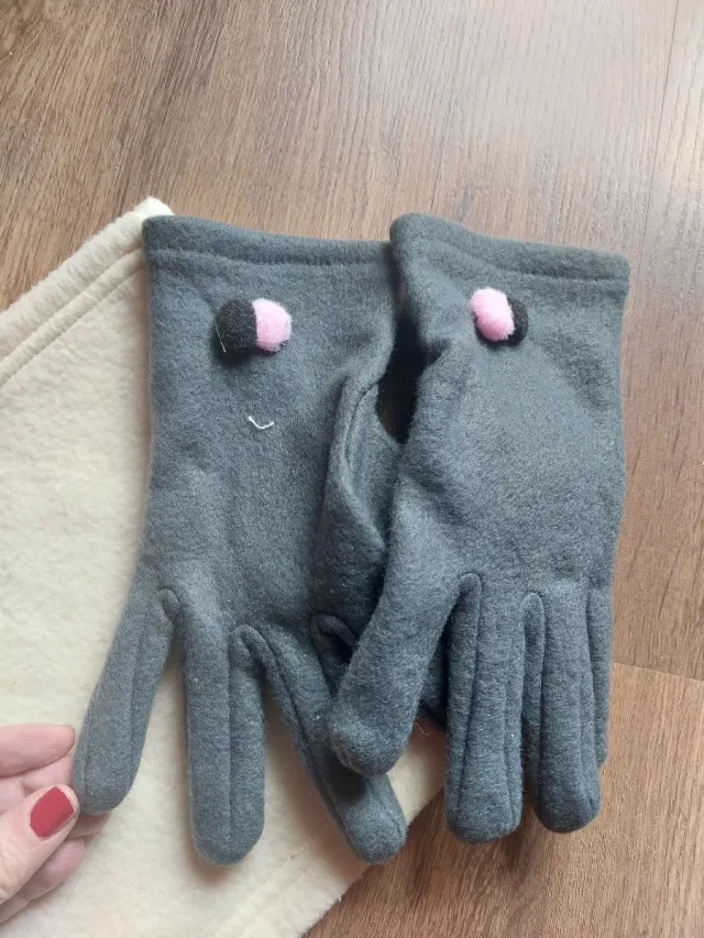 Lote invierno: gorro y guantes