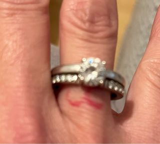 Anillo de plata con circonitas