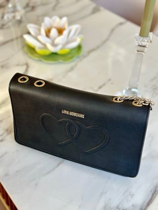 Bolso Negro Love Moschino Corazones